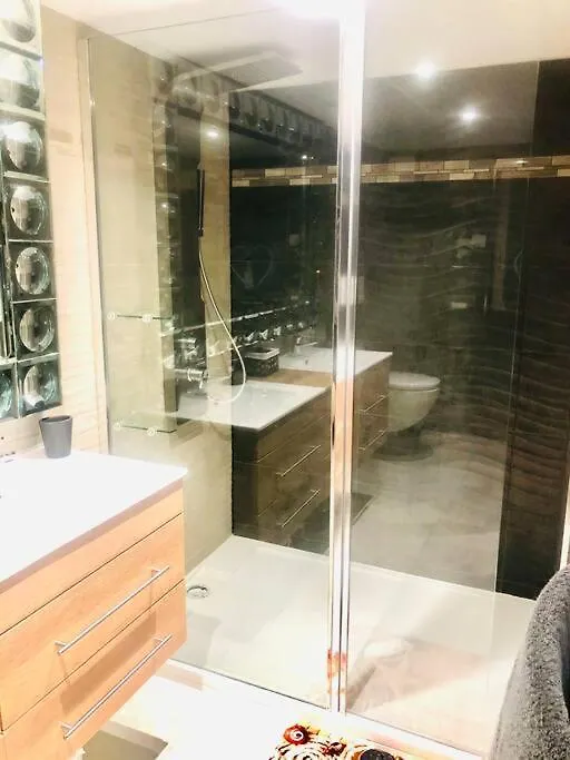 Superbe Appartement De 50 M2 Avec Jacuzzi Fontaine  0*, Fontaine (Rhone-Alps) Frankrig